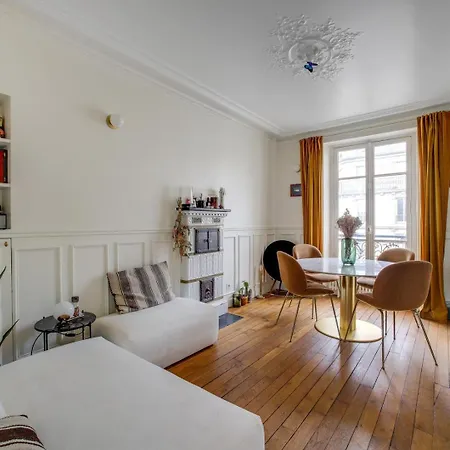 Parisian Lifestyle Apartment *