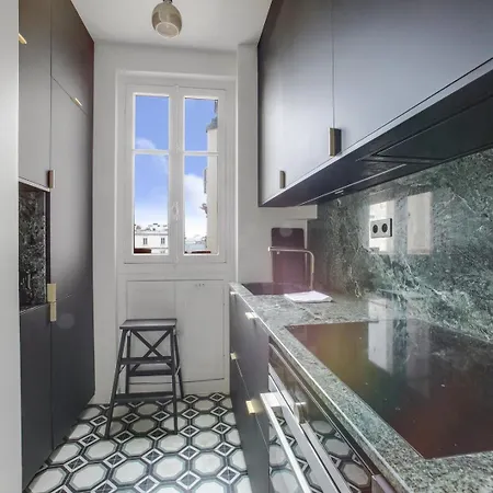 Parisian Lifestyle Apartament *